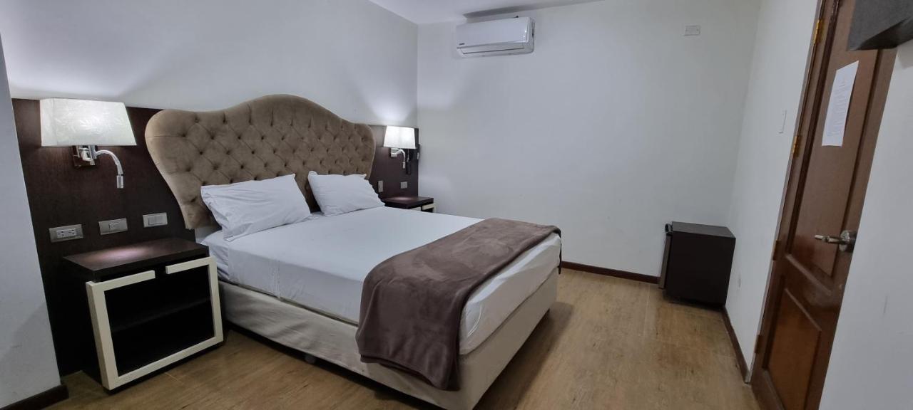 Hotel Imperio Real Трухильо Экстерьер фото