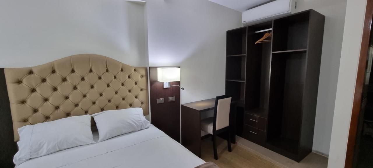 Hotel Imperio Real Трухильо Экстерьер фото